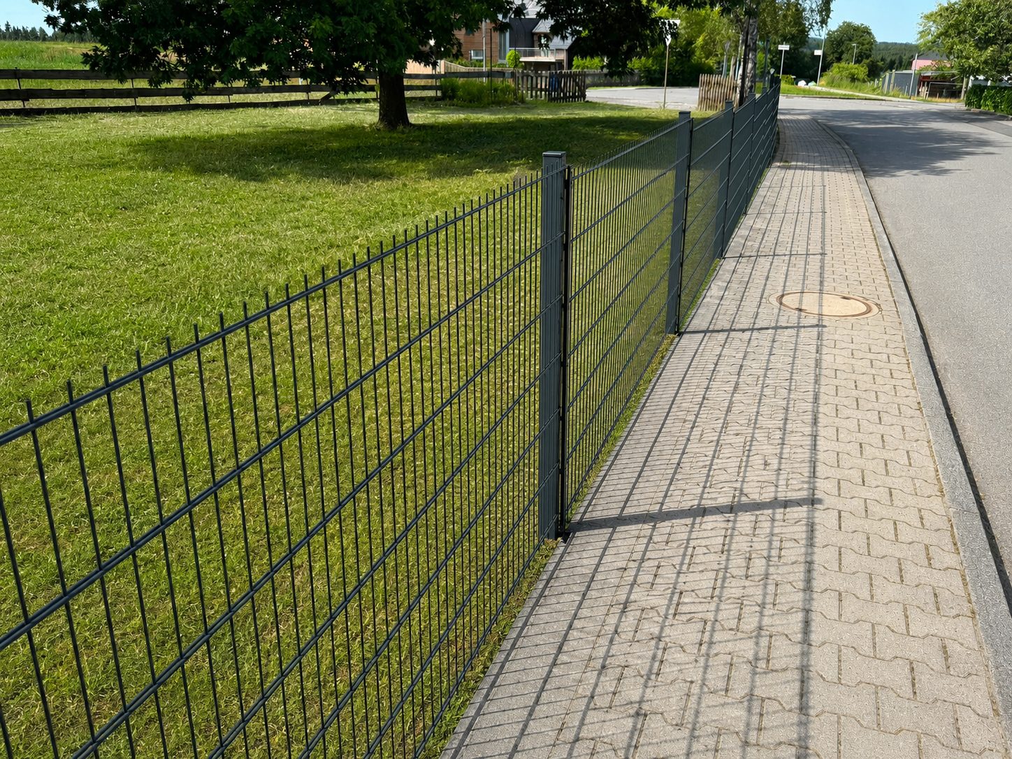 Stabmattenzaun: Grundstück zur Straße